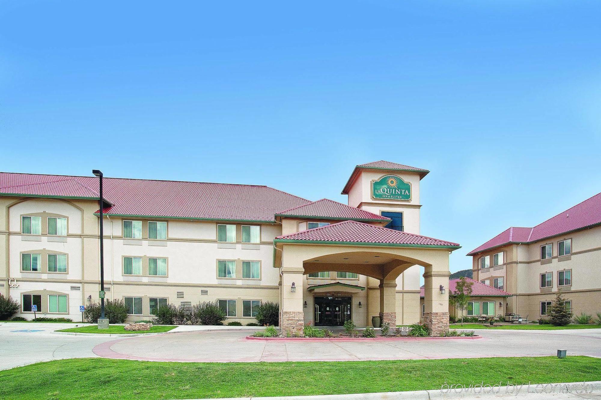 La Quinta By Wyndham Rifle Hotel Exterior photo